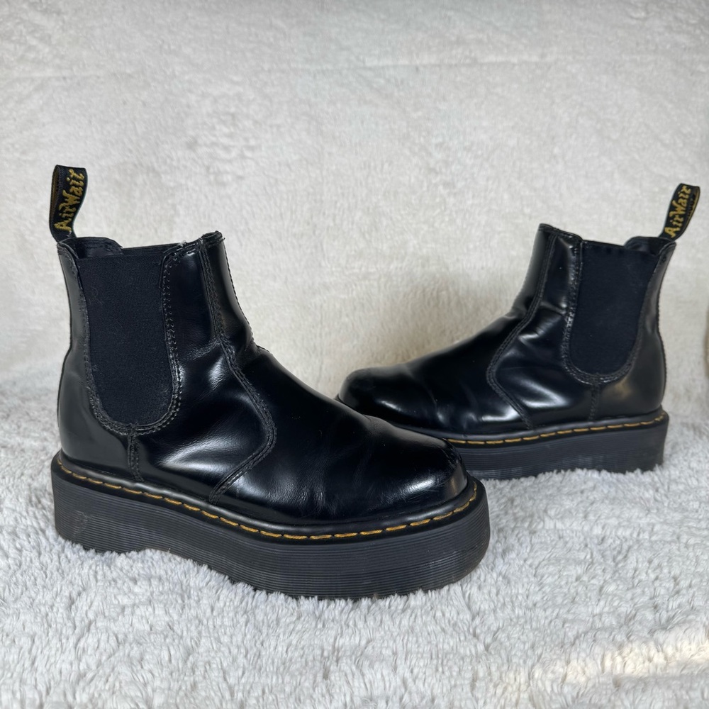 Dr. Martens Smooth Black Leather Platform Chelsea Boots - 6M 7L
